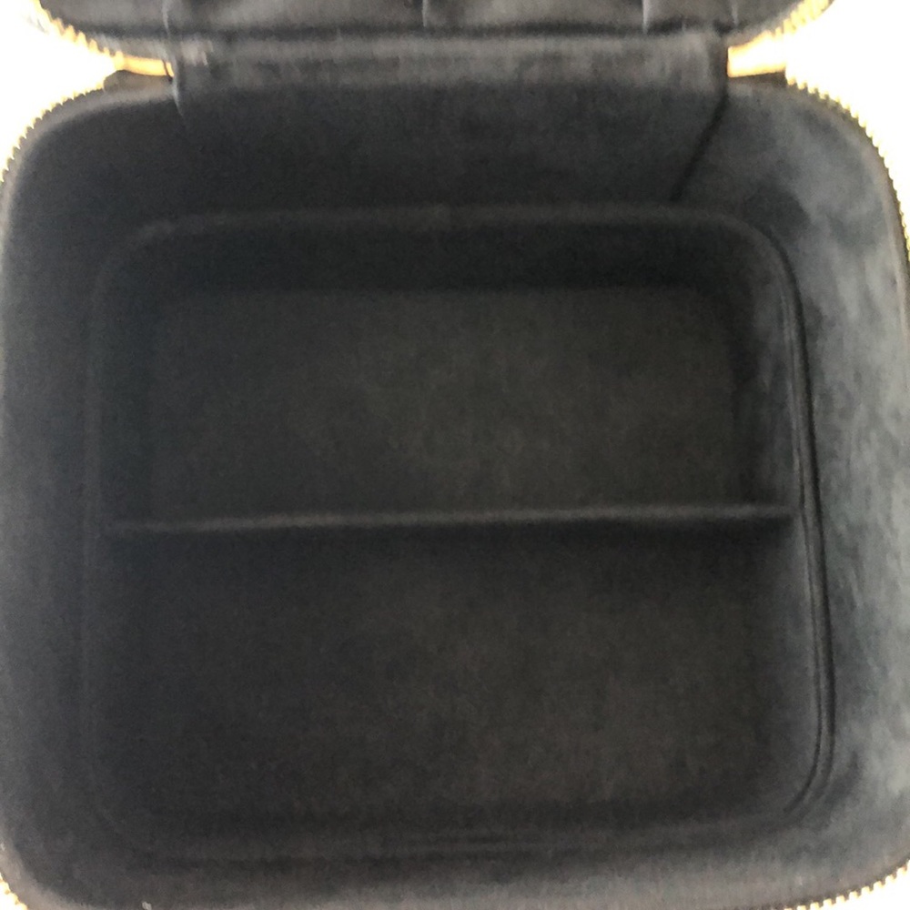 Brand new jewelry box or sunglasses case - Picture 7 of 8
